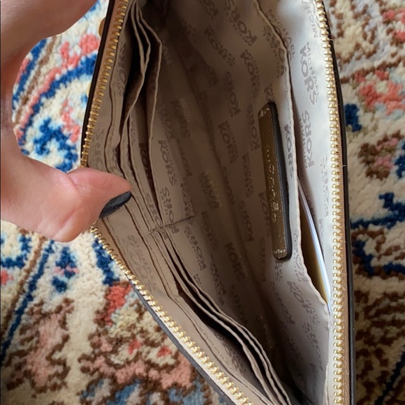 NWT Michael Kors Large Zip Gold Leather Clutch - Picture 8 of 13